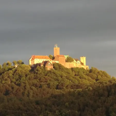 Schoene Aussicht, 70qm, Kontaktloser Check-in Апартаменты Эйзенах