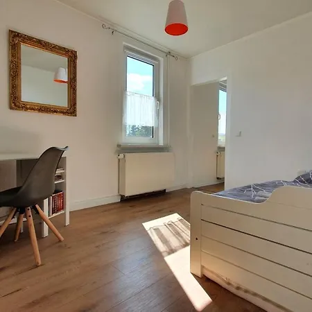 Apartment Schoene Aussicht, Wallbox, 70qm, Kontaktloser Check-in Eisenach